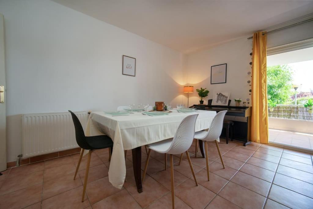 Appartement Tout Equipe Terrasse Et Parking Prive Марсель Экстерьер фото